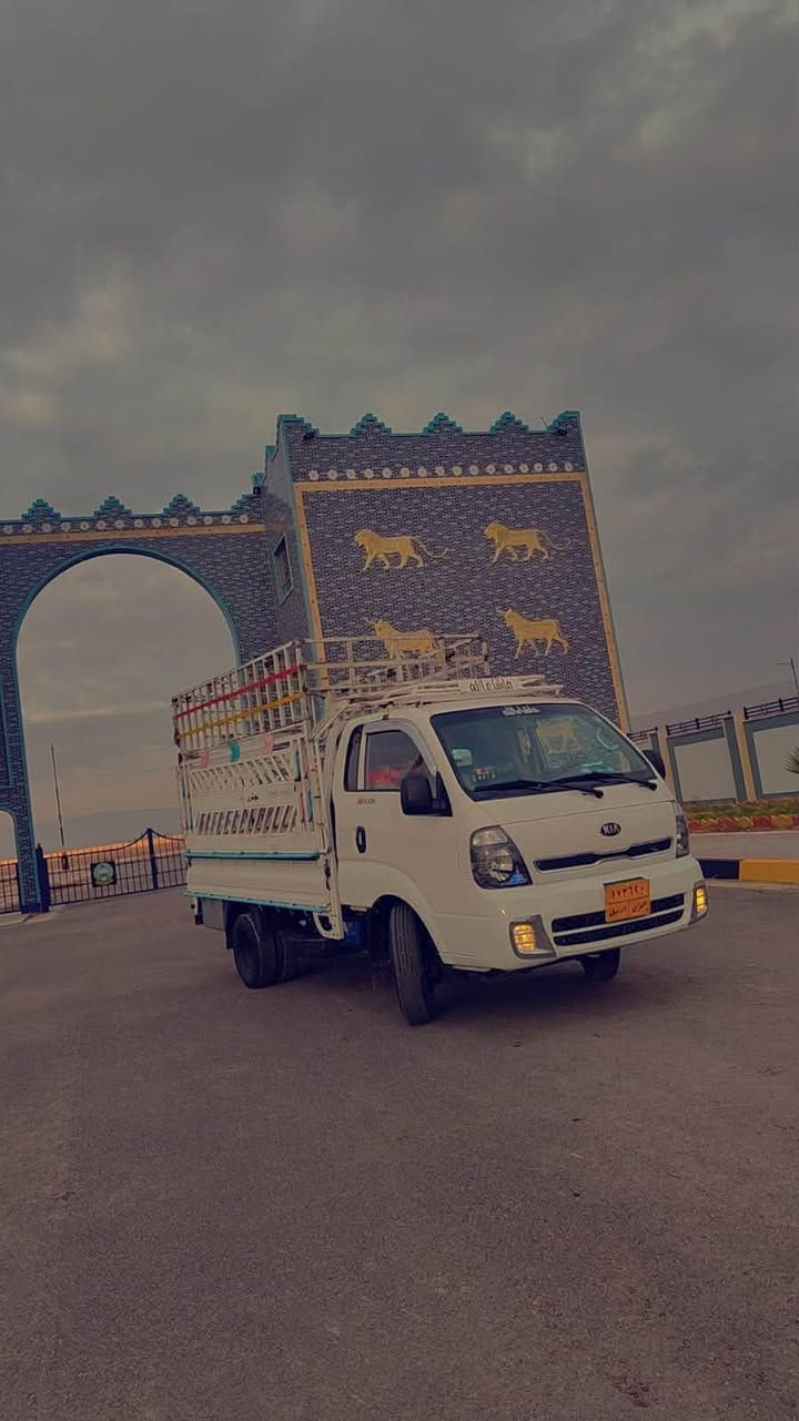 السلام عليكم كيا حمل4000 موديل 15  سنوية منتهي سنه طخم تايرات جديد سعر ١٤٠ وبي مجال للشراي مكاني موصل برطلة للتفاصيل اكثر  ***********
