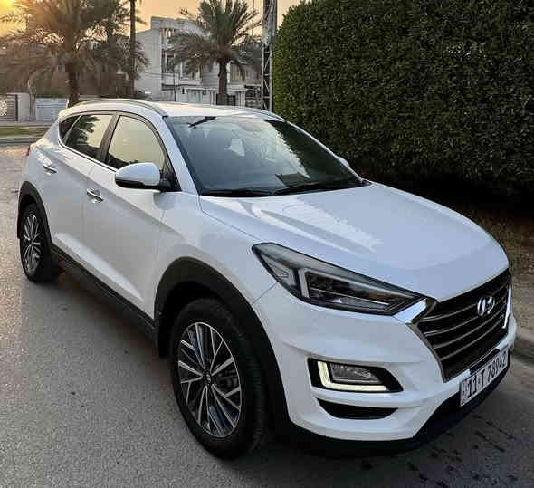 سلام عليكم.للبيع 
هونداي توكسان 2020 (خليجي) موصفات شركه الكاصد
رقم بغداد باسمنه هزه ولوحات وسنويه كله جديد 
ماشيه  ٨٠  الف 🌹🌹
(((بدون صبغ ولا تبديل فقط بارد بيها )))
موصفاتها🌹🌹
لايت 5 عدسات
مكينه2000دوش
حساسات خلفيه واماميه 
شاشه وكاميرا 
شحن موبايل واير ليس
انضمة قيادة 
كشنات كهرباء
مري شفط
تبريد قطعتين
خمس ويل كروم
لدات اماميه وخلفيه
هندبريك بل رجل
مكان سيارة (بغداد حي البنوك)

سعر ٢٠٣ وبيها مجال ان شاءالله 

استفسار:  ***********
