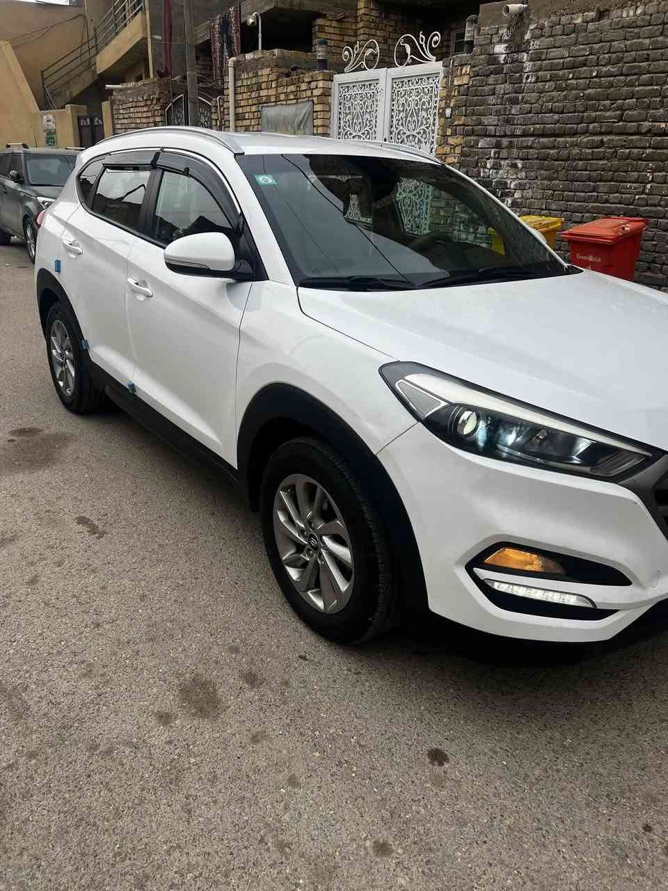 توسان ٢٠١٦ وارد امريكي 
رقم بغداد بأسمي  
سنويه جديده 
حداديه وصدر جديد 

ماشيه 97km
السعر 155 
***********
