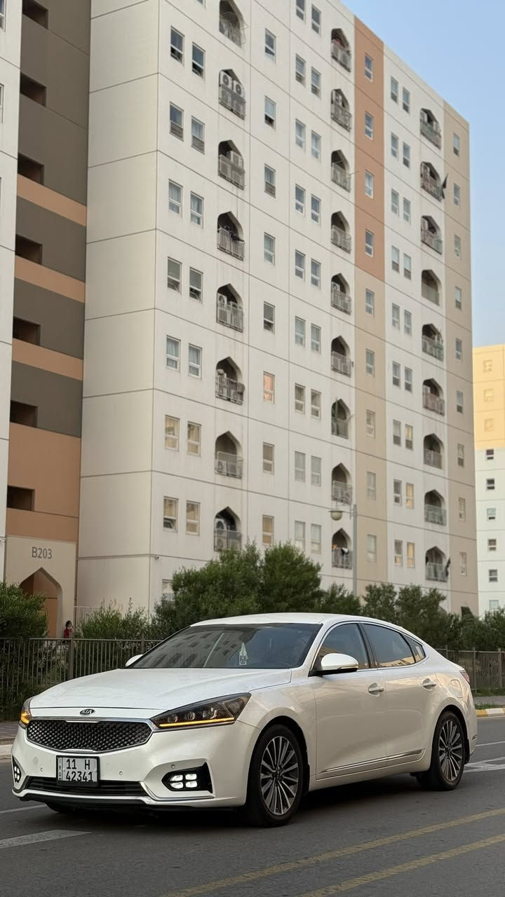 ***السلام عليكم***
نوع السيارة/كيا كادينزا 
الفئة والموديل/امريكي٢٠١٨
حجم المكينة/٣٣٠٠ gdi
عداد الممشى/٦٩٤٠٠ الف مايل 
المواصفات/
فول مواصفات عدا البانوراما-داخل جلد كشنات تدفئة-شاشة اعطال- انارة ترحيب قبضات الدخول وانارة داخلية -بجم مازدات خليجية اصلية ٣عدسات زنون 
الحادث/ تبديل بنيد ودعامية وصبغ القمارة بدون تصليخ فقط تعديل  (الشواصي؛التكم؛ اللغود سليمة شرط السونار ) فقط البدنة الامامية متأثرة بالحادث،،،القمارة طعجة خفيفة مصبوخة من الخارج اجتي السيارة طاك ايرباك الدركة والبردة جهة السايق فقط….
السيارة نظيفة جداً كدواخل ومكينة وكير وحدادية كهربائياتها وتبريدها مكفولات كلهن سيارة ناعمة وجاهزة من كلشي 
رقمها وهزتها جديدات ٢٠٣٠ تسقط سنويتها باسمي السيارة  لونها ابيض صدفي ميتاليك
‼️السعر‼️
-١٥٥ ورقة وبيها مجال السيارة
الرقم/***********
