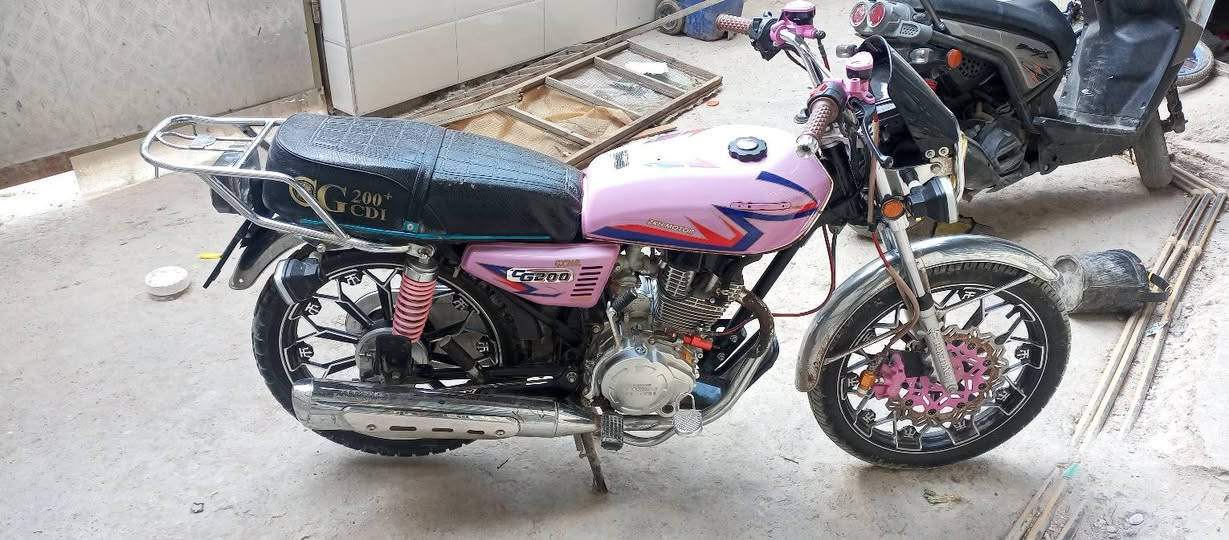 انتبه
من رخصت الادمن 
سلام عليكم شباب دراجه ايراني كله 2025 بس البليته 23 كفاله عامه 
مكينه200 
حساس سرقه 
كله شغله كهربائيات 
مكينه سبانه ممدود عليه 
السعر 750والشراي يدلل علينه
المكان مدينه الصدر الرشاد مقابل القاعده 
الاستفسار ***********
