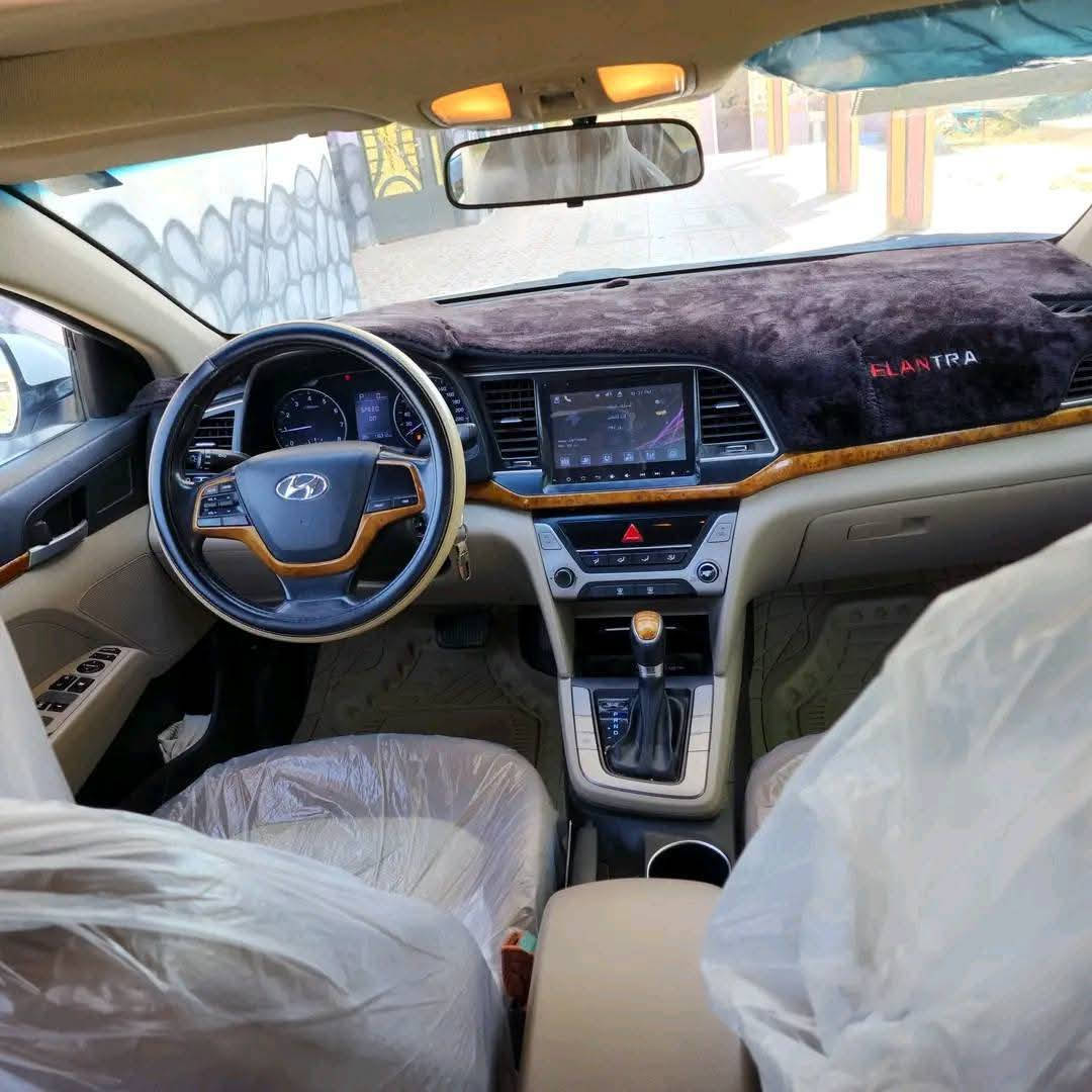 السلام عليكم النتره للبيع مديل 18 خليجي سوبر كفاله من الصبغ ول تبديل مكينه وكير ع الشركه السياره فول عده البصمه بيه حك شبر بل باب بارد فقط تفاصيل اكثر تصل مكان السياره كربلاء حي العسكري  ***********
