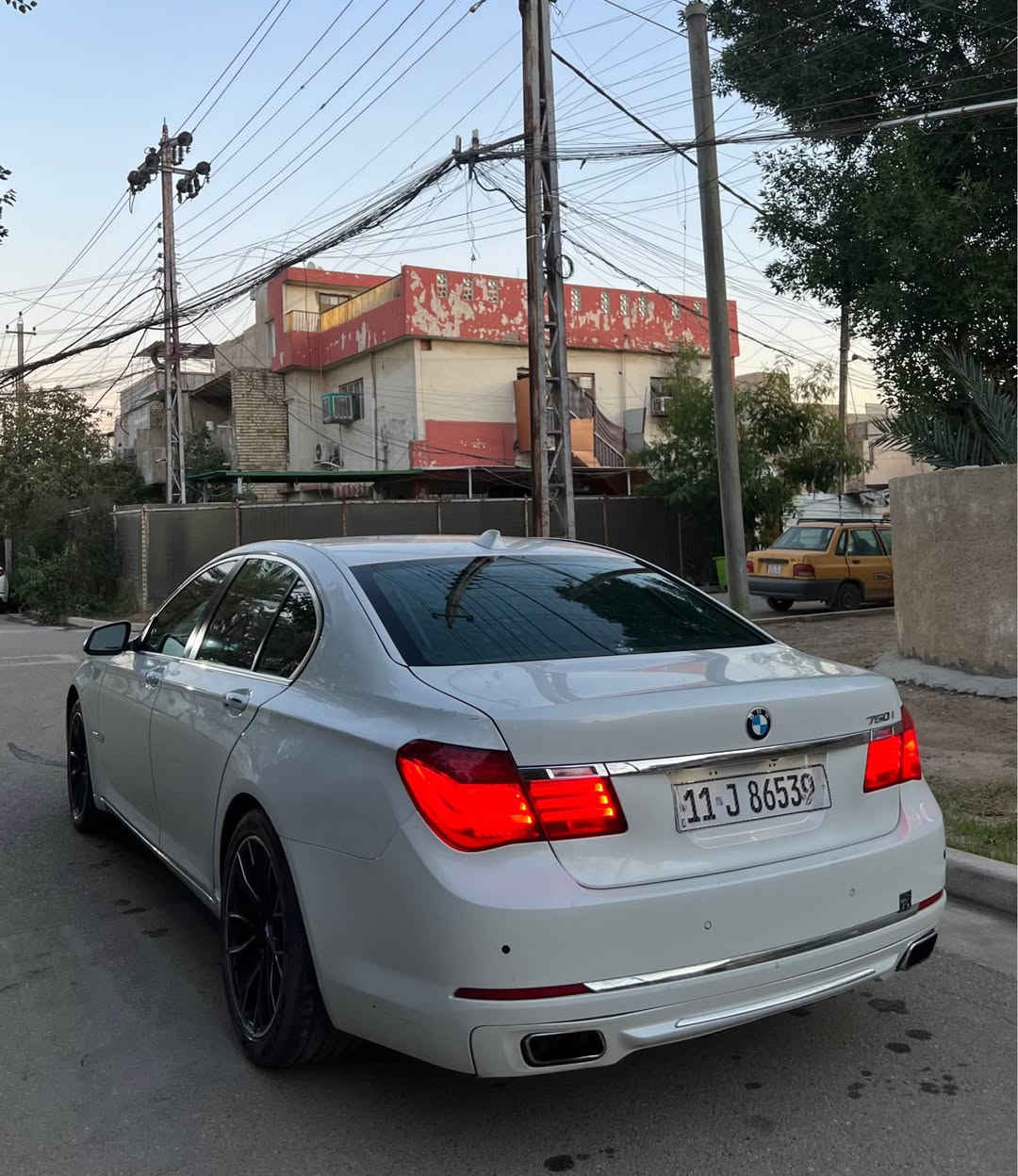 السلام عليكم ...
BMW 750 iL
موديل 12 باب طويل VIP
كشنات جلد +كهرباء +كشن السايق مساج+اماميه تدفئه تبريد
كشنات الخلفيه تدفئه
تبريد مناخي منفصل امامي خلفي 
كامره خلفيه دواره ٣٦٠ درجه
وضعيات قيادة رياضي وطبيعي
لد داخلي بالابواب 
حساسات امامي خلفي 
رادارت جانبيه 
مري شفط + قلاب
بردات جانبيه + تحكم من الجهتين 
٤جام اوتو 
بوب شفط + هيدروليك 
جنطه كهرباء 
تدفئه ستيرن 
كامره اماميه 
مرايه وسطيه اوتو دام
علامة BMW  مضيئة بالابواب (الدوسه)
داتا شو 
اوتو هولد
سايد بريك بصمه 
ستيرن كهرباء 
تحكمات ستيرن جهتين 
ثلاث انضمة قياده 
بك لايت لد
اشاير ٤ لد 
لايت زنون + داينمك + اوتو 
فتحة سقف 
ترحيب دوسه + ترحيب ابواب  
بصمه ابواب
اناره ليزريه احمر كل مكان 
ويل كب ١٨ تو سايز ختم m
دشبول  + ابواب صاج 
بصمه تشغيل
 
رقم بغداد الدولي 
****************
الاضافات / دركه الياف كاربون ختم m حفر  
عينه دشبول m  
شاشه وسطيه مال موديل ٢٠ 
تخم تاير دنلوب اصلي 
""""""""""""""""""""""""""""""""""""""""""""""""""""""""""
السياره وارد امريكي تقريرها مياه امطار بدون نسبه  يعني داخله للعراق تشتغل 
مابيها لاصبغ ولا ضربه ولا تبديل ولا معجون 
فقط بارد بالجاملغ الخلفي جهه السايق 
كير مكينه تبريد خير من الله 
عليها ادامه كامله ماعدا الصدر ٨٠بالميه 
سعرها 165وبيها مجال 
مكاني بغداد حي العامل
*********** بغداد, العراق
