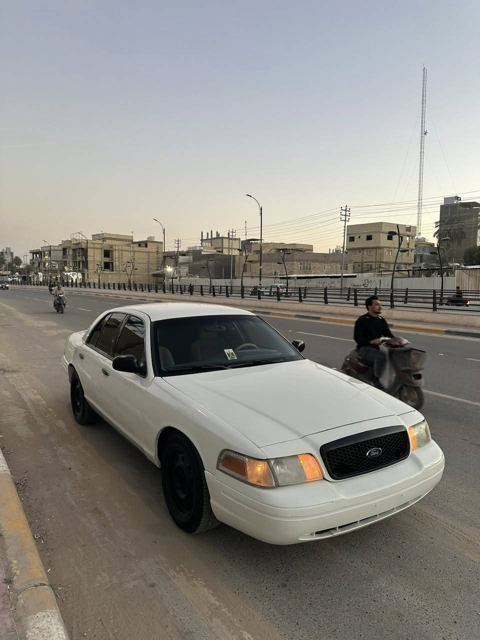 السلام عليكم فورد كراون فكتوريا بوليسي 2006 مزاد حله السياره عايدها من جديد 🇺🇸🇺🇸🇺🇸🇺🇸

🕹️(الكير انطوني جديد ماشديته نزلت كيري وبدلت كلقطعه بي جديده خو ما اجيبلي تابوت واشده وماعرف شنو بطنه كير كامل ب ورقتين اني كلفني 575)

⚙️(المحرك خير من الله اي نقص مابي)

⛓️‍💥(الحداديه عربانه اماميه كامله من فلنجات الدسكات دبلات حماله ايشي بيها كاملللل بدلته الى جديد
الخلفيه من دبلات اكسل كاردن بنزات كله جديد)

💡⚡️
(كهربائيات ضفيره من السكن لحد البكلايت جديده 
مروحه جديده كارت مروحه جديد ومخليلك احتياط جديد فيتبم جديد حته كلوب الرقم والصندوك شغال)

⚪️(الصبغ اكو ب 500 الف اني صبغت ابو 7 ورقات شرط )

🚘( كفالته مكفوله ضربه ومعجون) 

🛞(تايرات ووياله جديد حته السبير صارله شهرين من شادهن)

📩(اصولياتها كتابها الاصلي ووصل الاستلام ووكاله ام الباركود تترقم حلو واعتقد كربلاء بس الي مطلعها من الحله )

🚘(الداخل كشنات نضافه 90‎%‎ دشبول شاده جديد وصاجيه مال ماركيز ع مود شكلها ارتب شاشه كامره جديد كيلو متر ورون وكيج بانزين وحماوه شغال اي كلوب مابيها شغال بلعينه كلوب التنته شغال تحكمات ستيرن شغاله بطاين جدد بس وحده منال القبضه مال بطانة السائق موجوده فالته والطفايه مكسوره ومسويها امانة الله كلشي شغال حته الجداحه)

🛞(مشط ستيرن ودركه جديده حاطلها مال ماركيز ع مود شكلها ارتب وتحكماتها) 

⚠️
(النواقص الراجع مال الفيتبم مشتري ومشاده بس الصبح شوي تتأخر يلا تشتغل تشده يرجع طبيعي واليده مال الباب تسويها مال البطانه موجوده وكامله 
يحتاجلها صقل وبوليش كذالك دافع حسابه بس تروحله ويكملها بغداد )
السعر ((((55))))
واذا معجبك السعر اكو انشالله الافظل تحياتي
***********واتساب

***********اتصال
