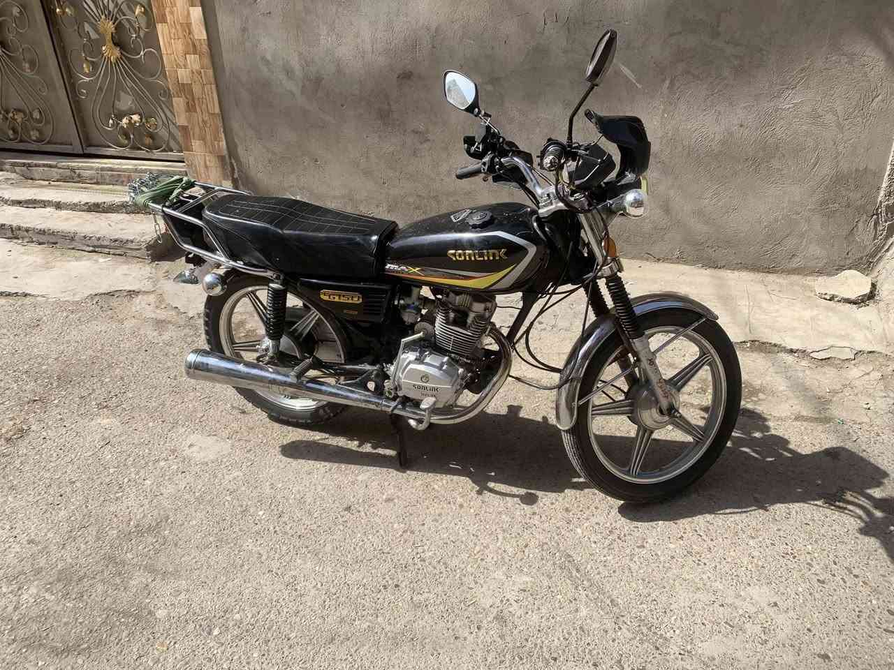 السلام عليكم ‏دراجة للبيع ‏السعر ٥٠٠ الف وبيها مجال￼ ‏ويا صندوق ما دليفري مكاني بغداد القليعة ￼الرقم (***********)
