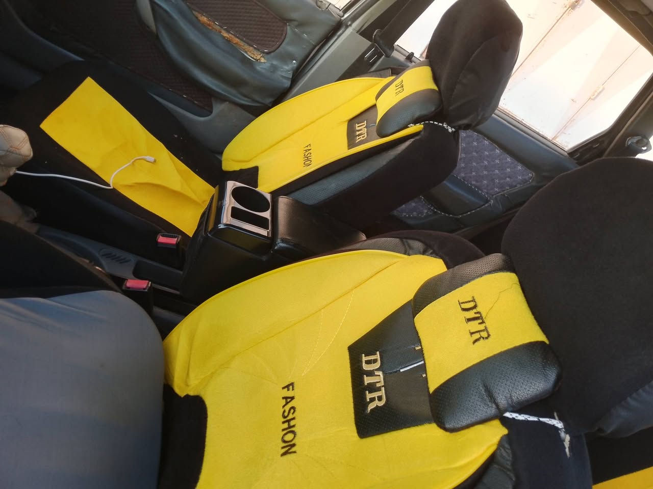 السلام عليكم
اوبل فكترا موديل 91
رقم بغداد انكليزي 
سنويه لل30
محرك 2000
محرك وكير شرط ع فحص 
تبريد بلادي 
سياره صبغ بلادي 
تايرات صدر جاهزه 
السعر 35 وبي مجال بسيط
المكان راوه 
***********
