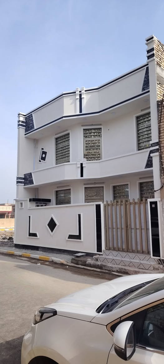 ❄ دار للبيع حي القادسية  المربع لاول قرب شارع ابو امين  شارع عرضة 10 متر تبليط ارصفة مجاري 
🌺 المساحة 100 متر مربع الواجهة 10 متر نزال 10 متر 

🔴 يحتوي على ثلاث غرف نوم صالة مطبخ حولي مخزن 

🥀لبيت جديد تسليم مفتاح للمشتري شغل واحد على واحد
☎️ ***********///*********** وتساب وتصال
