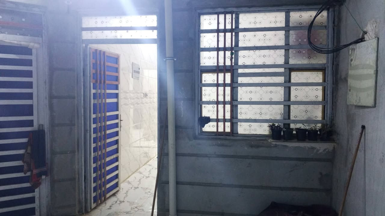 بيت البيع ازراعي 140.متر بحيل عسكري قريب عله شارع صب ***********
