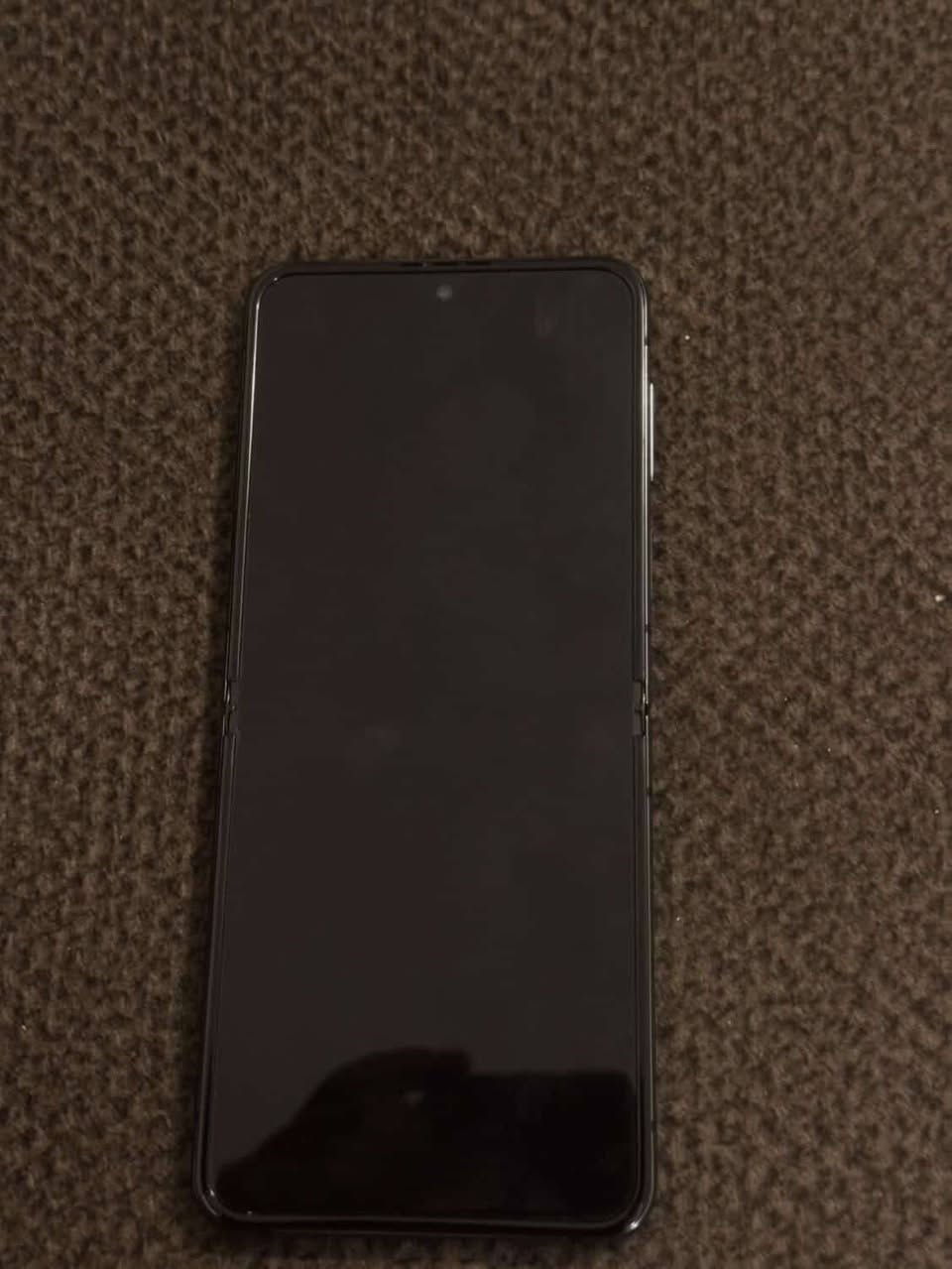 .
السلام عليكم 🌹
للبيع Samsung Z Flip 4 📱✨
ذاكرة 128GB
نسخة الشرق الأوسط 🇮🇶
مو بالة ❌
اللون أسود 🖤
نظافة 1000000 ما شاء الله 🔥
📍المكان: بغداد - الزعفرانية
💰السعر: 375 وبيه مجال للجادين
او مراوس
للتواصل:
📞 ***********
