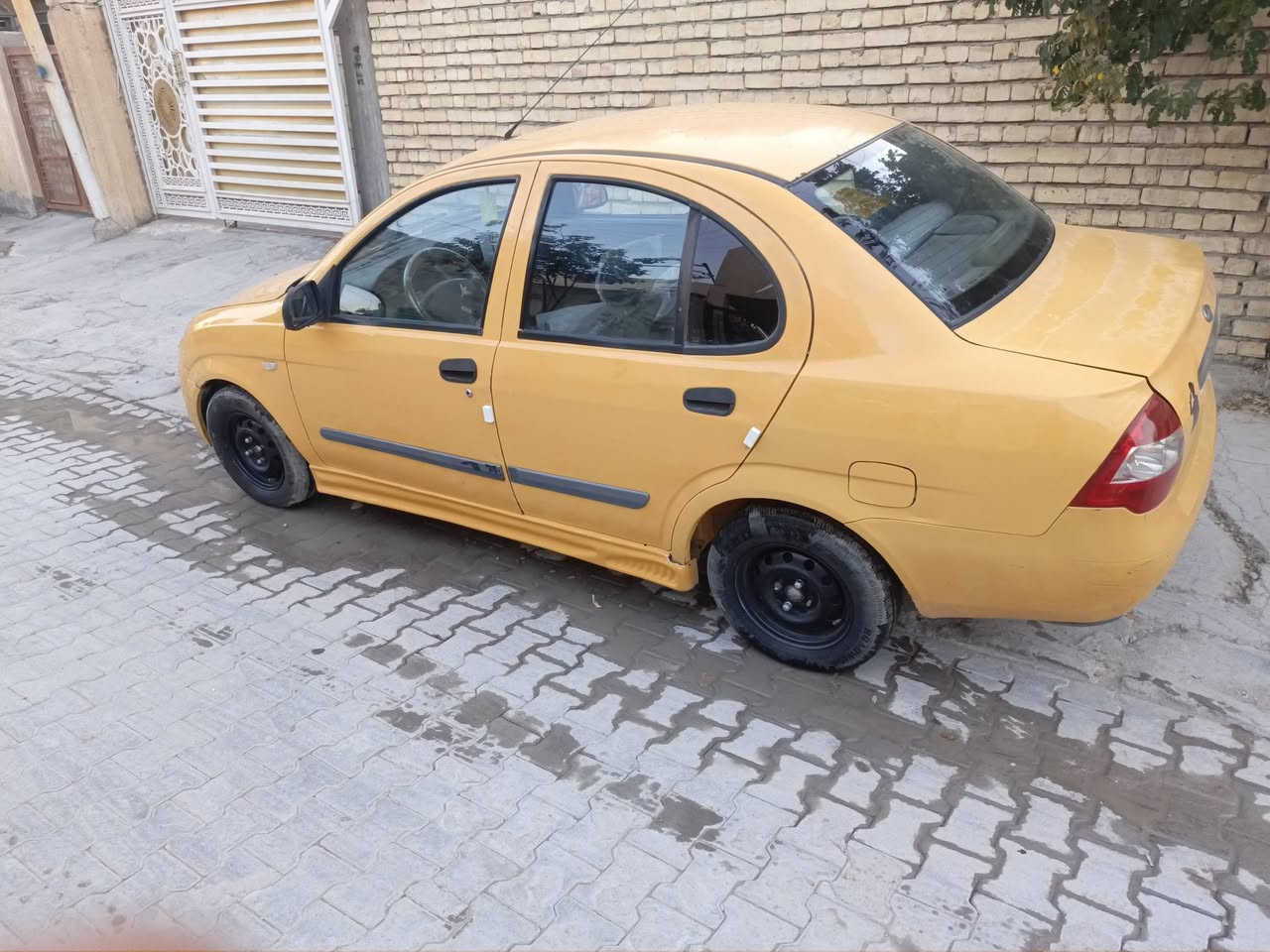 السلام عليكم طيبة 2015 محرك تجفيت عام جديد كير نضيف كلج جديد صدر جديد عنابير بريك جدد فلنجات ٤ جدد شاشة كار بلي واتر بم جديد قوايش  قاعدة مال فيت بم كاملة جديدة السيارة نافضها كلها بيها نقص الكمبريسر كام يطلع صوت ولغيته بيها تبديل جاملغ امامي بدون لغد وشاصي سنوية بعدهي مساقطة رقم بغداد الماني السعر ٣٥ وبيها مجال مكاني البياع الشرطة الخامسة ***********
