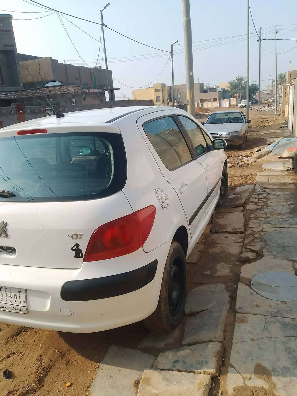 السلام عليكم بيجو 307 البيع او مراوس بتكسي تفاصيله تصل عله رقم او واتساب ***********
