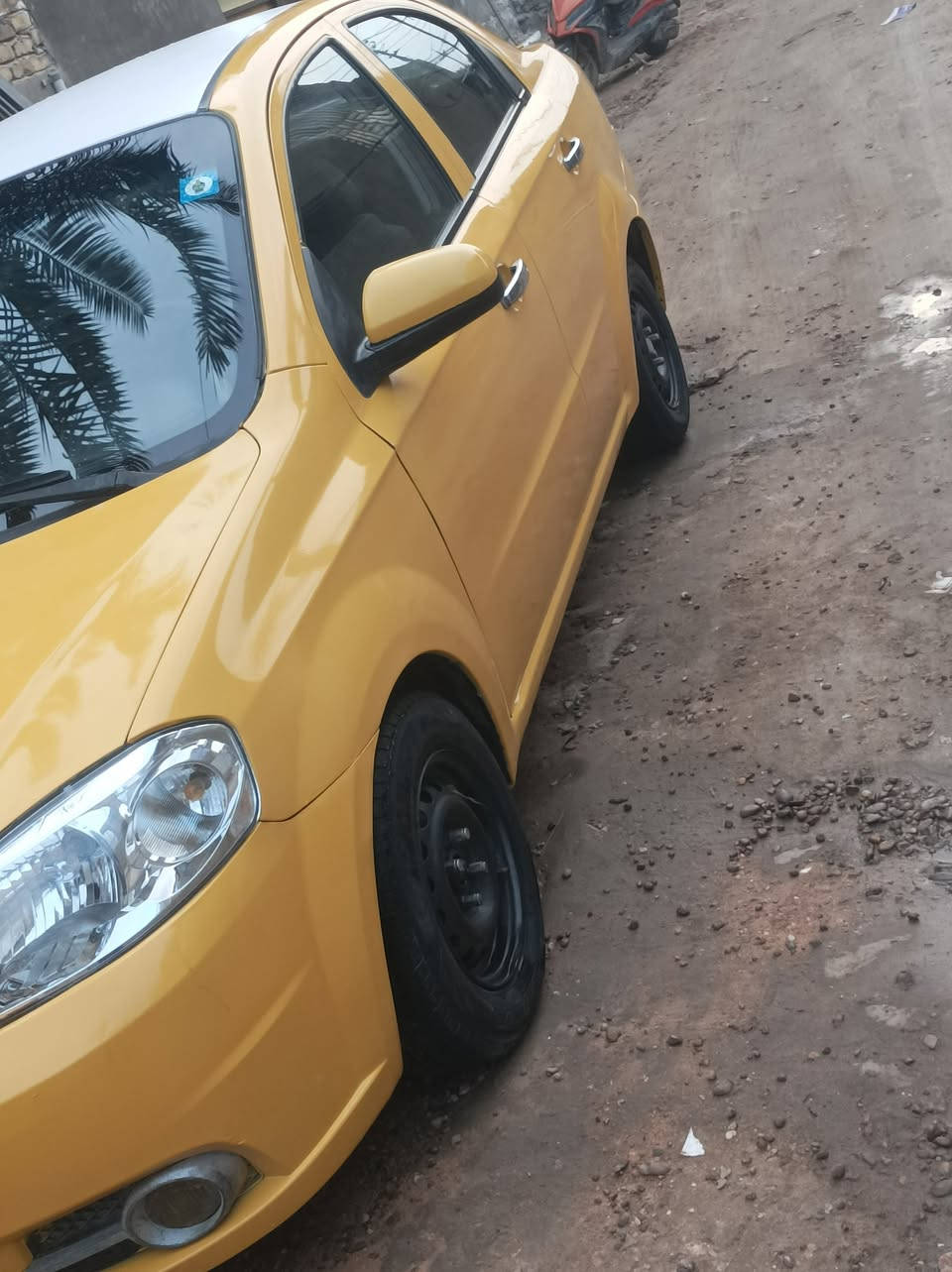 سلام عليكم للبيع افيو موديل 2008 رقم بابل مصفره هيئه وغرامات تبريد شغال وتدفئه كير  اوتوماتيك جاهزه مابيه نقص مكان بابل حي الزهراء الاستفسار *********** السعر 55 وبيه مجال قليل
