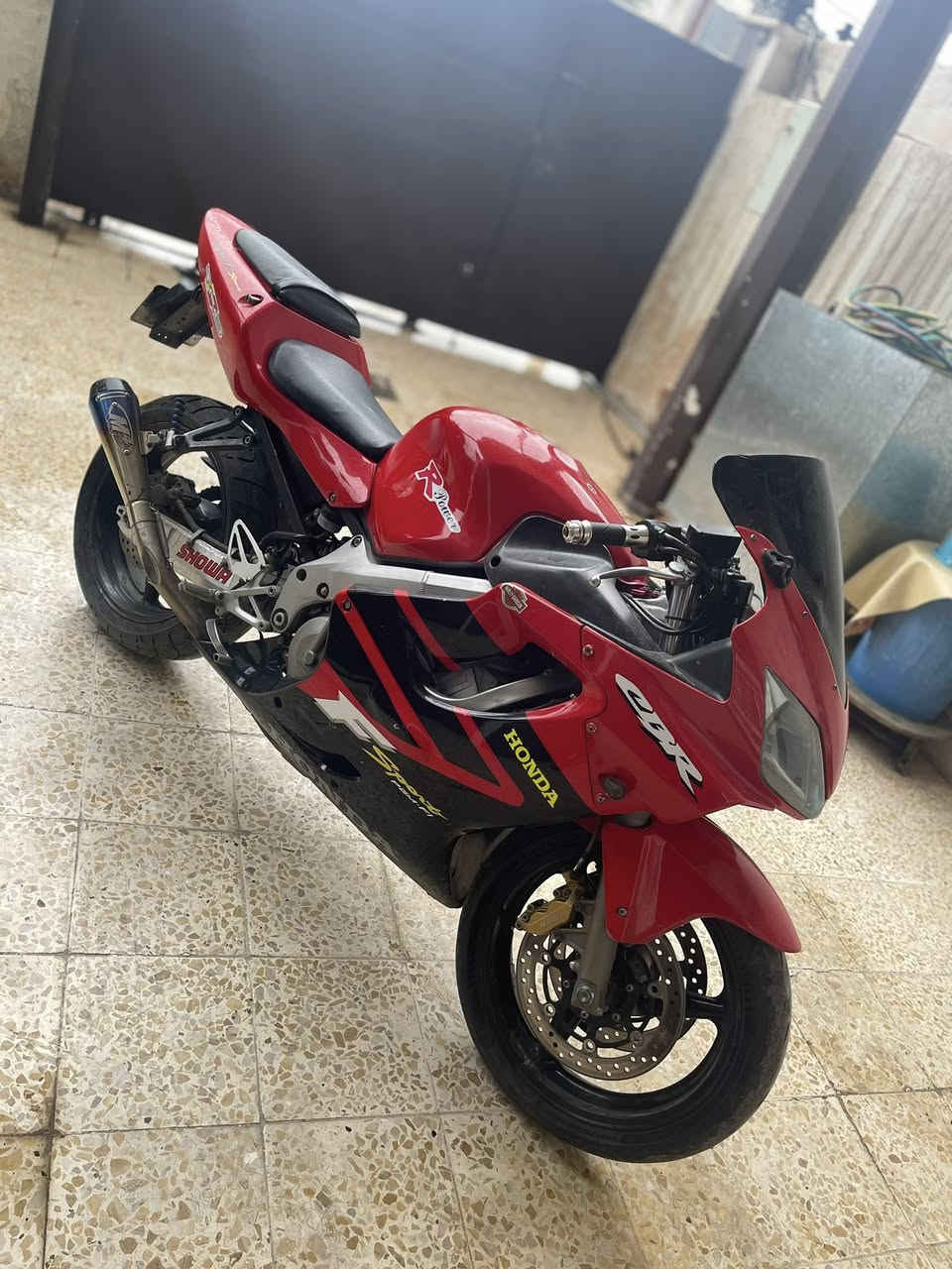 للبيع هوندا افوراي 2004 رقم كركوك مشروع وطني للاستفسار ***********
