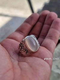 عقيق يماني أبيض • مقاس ٢٤ • مختوم أبو مشتاق