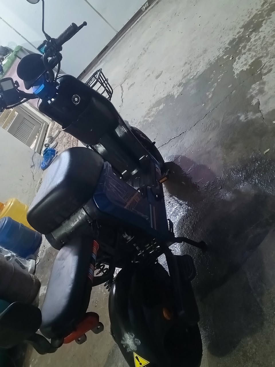 سلام عليكم عندي باسكل شحن ار 10 اريد لبيع السعر 500 متيل 2025 العنوان كربلاء المقدسة  المنطقه الحسينيه عامود 84 التصال على هاذا الرقم ***********
