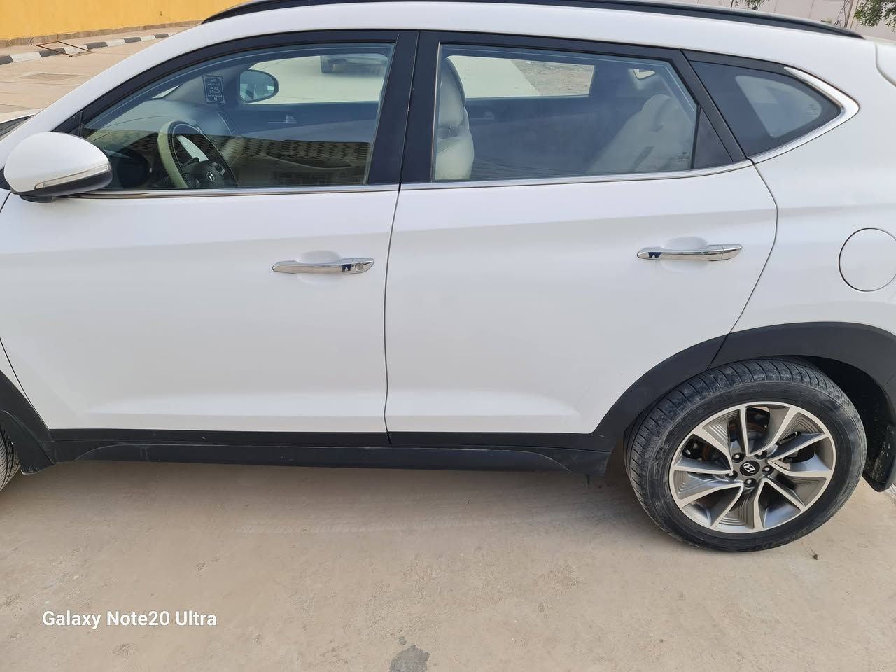 توكسان فول مواصفات ٢٠١٨ خليجي للبيع فقط 
توكسان ٢٠١٨ فول مواصفات خليجي للبيع فقط ماشية ١١٧ الف قابل للزيادة رقم نجف بأسمي سنويتها شهر ١٠ ٢٠٢٨ سايد بريك بالرجل محرك ٢٠٠٠ دوش بانوراما وثلاجة مكفولة عدا كارت ثلاث اصابع بالبنيد والباقي كفالة من الصبغ والبارد السبير ما نازل محرك وكير وتبريد ثلج السعر ٢٠٠ وبيها مجال قليل مكان السيارة في النجف للتواصل 
***********
