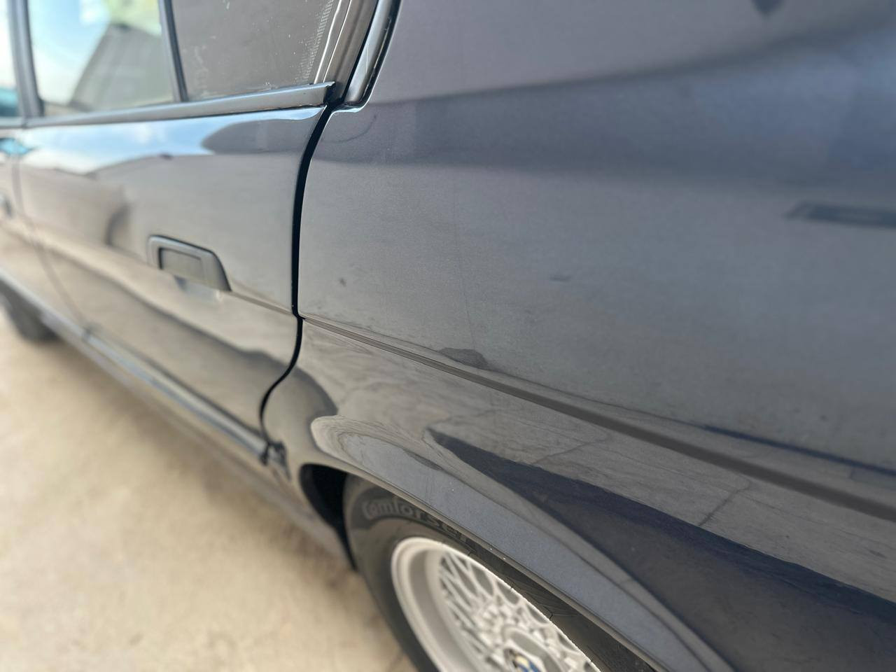 السلام عليكم
بي ام 525موديل 1993
ويل خليه 
تخم تاير
صدر امامي خلفي جديد
داخل جلد 
مكينه بلاد لا تنقيص لا تبخير 
كهربائيات كلها شغاله
السياره بدون اي نقص 
تدفئه تبريد قطعتين 
بدون ضربه بدون خياس 
السياره دكت جاكوج مابيها 
مصبوغه عام جماليه 
رقم سليمانيه شرط التحويل 
العنوان ديالى بعقوبه 
السعر ٧٧وبيها مجال 
رقم الهاتف
***********
