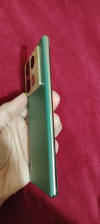 نوت ٤٠ برو • ذاكره ٢٥٦ • مدينه الصدر