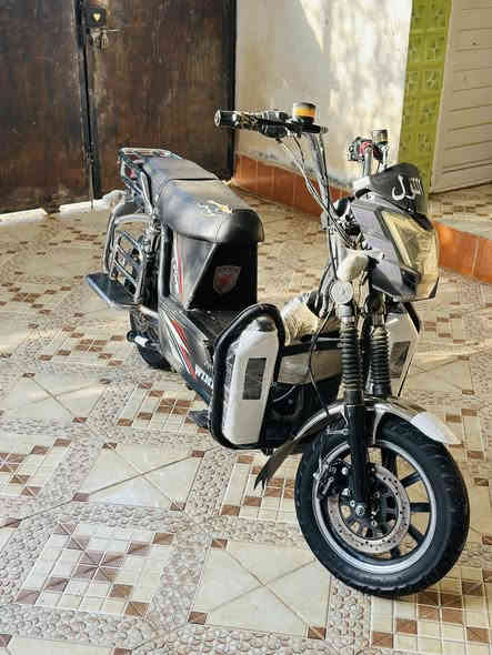 السلام دراجه شحن للبيع خمس بطاريات حجم 34دراجه نضيفه كهربائيات كامله السعر 600وبيه اشوي مجال المكان اديالى الخالص حي الحيسن الاستفسار ***********
