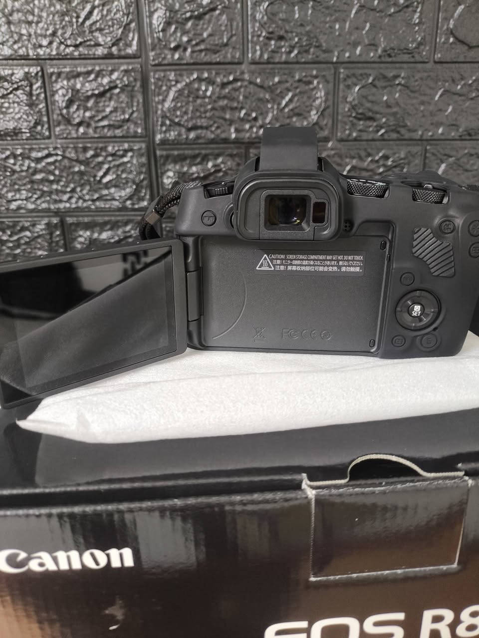 R8 بدي فقط
وضع الكاميرا وكالة 
شتر تقريباً 600 صورة 
سعر 1375  
لحد يعلق ويكلي لكيت ولكيت وجديد هيج والمستخدم هيج من تصير حاجتك تغني بكيفك هذا سعر إلي تستحقه كا كاميرا جديدة وما مستخدم سوا لحضات 
مكاني بغداد


**إذا كنت صاحب هذا الإعلان وتريد حذفه لأي سبب، رجاءا أرسل رسالة إلى الدعم الفني**