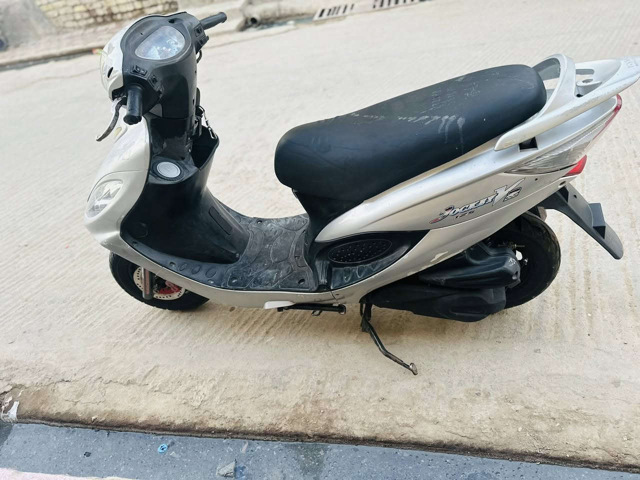 السلام عليكم ورحمة الله وبركاته كامكو مستعجل عليه السعر ٦٠٠ الف قفله من الأخير لأتعبني ولاتعبك بس الشراي يراسلني خاص او يتصل *********** العنوان ذي قار/ قلعة سكر
