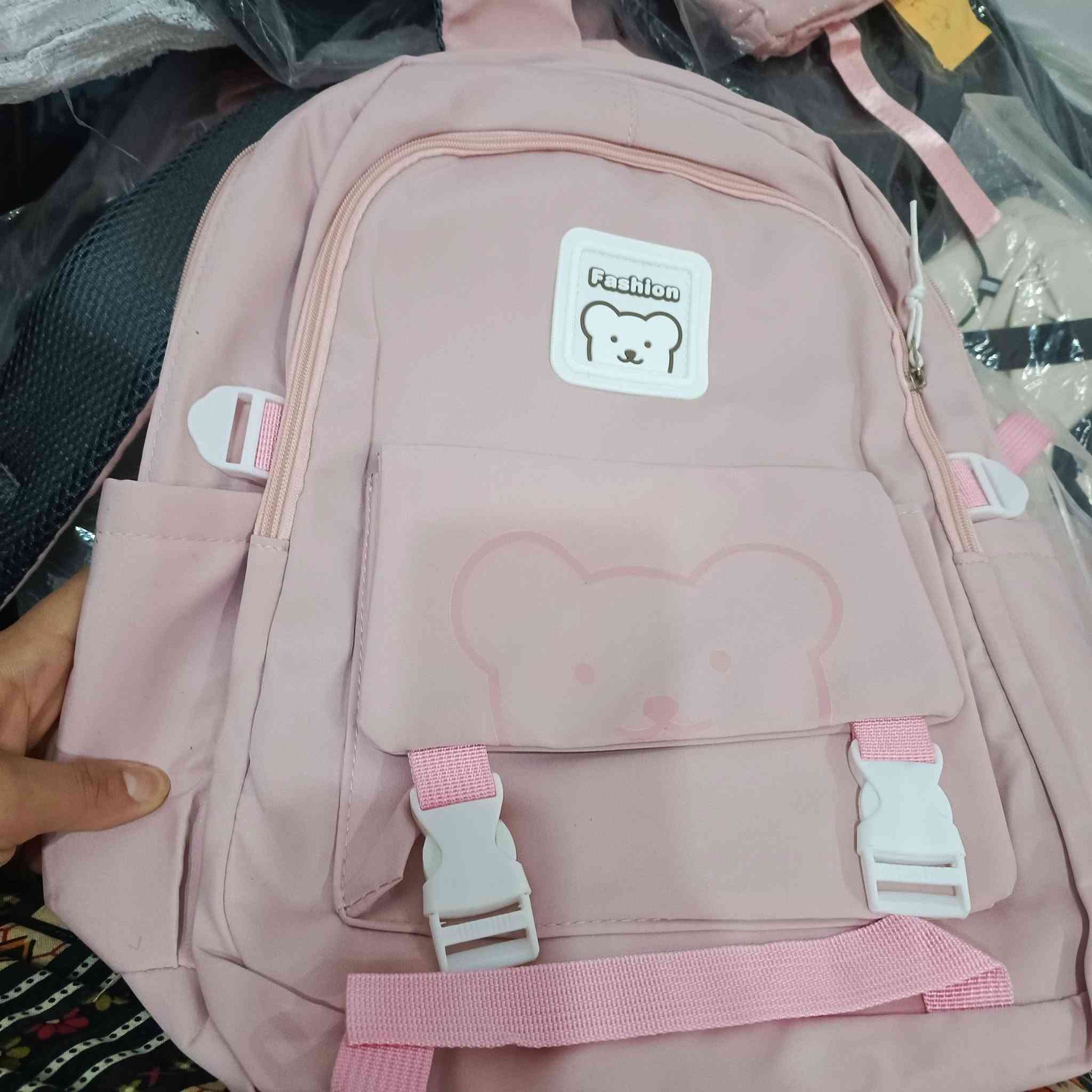 🎒 تصفية مخازن كبرى.. الأسعار تفليييييش وقبل الكل! 🎒
موسم المدارس قرب، والأسعار برة صارت نار! بس يمنا بـ أمزون ديالي حطمنا الأسعار وجبنا الكم الوجبة الأقوى والأرخص 🔥👇
✨ جنط مدرسية (ولادي وبناتي) بأشكال وألوان تجنن وتناسب كل الأعمار.
💰 السعر؟ صدمة! أي جنطة تختاروها بـ 5000 دينار فقط (سعر جوة الجملة لأنها تصفية مخازن).
🛍️ العرض الأقوى: حتى لو تاخذون 4 قطع، السعر يبقى ثابت 5000 للقطعة!
🚗 متوفر خدمة توصيل سريعة داخل ديالي.
⚠️ الكمية محدودة جداً والأشكال تخلص بسرعة، لحقوا على الحجز قبل نفاذ الوجبة!
📸 ملاحظة كلش مهمة: الصور بملف  ترا مظلومة وما مصورة عدل وما تنطيها حقها! بالطبيعة وبالمعاينة الحقيقية الألوان والمقاسات مالتها تجنن وأحلى بهواية، وخامتها ممتازة تبيض الوجه.
📥 للحجز والاستفسار فوراً، ارسل رسالة للصفحة تحتوي على:
1️⃣ صورة الجنطة المطلوبة.
2️⃣ الاسم والعدد.
3️⃣ العنوان الكامل ورقم الهاتف.
(الحجز مفتوح الآن.. راسلونا وتدللون)💌


**إذا كنت صاحب هذا الإعلان وتريد حذفه لأي سبب، رجاءا أرسل رسالة إلى الدعم الفني**