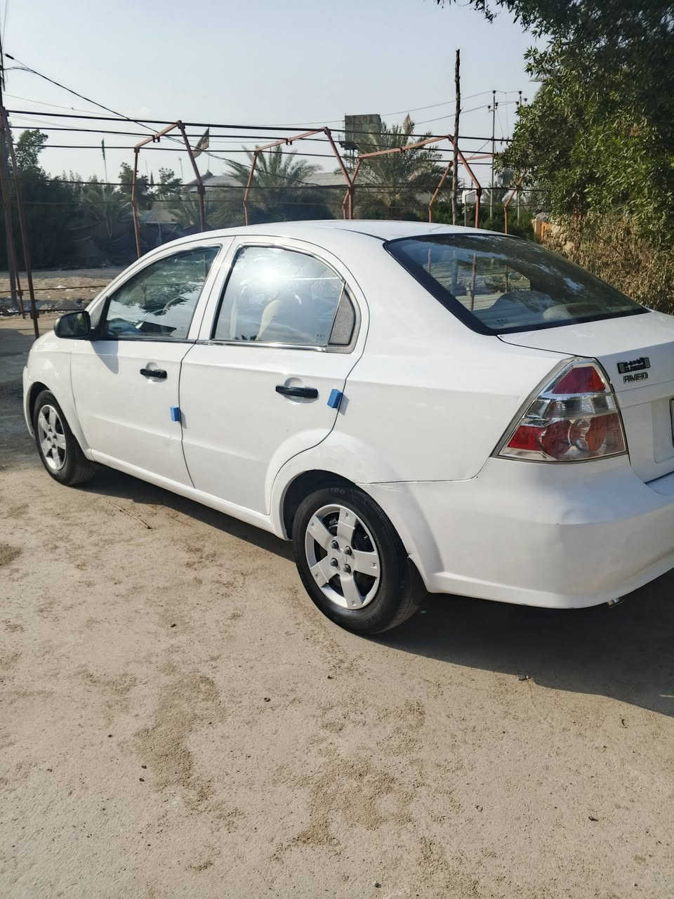 افيو ٢٠١٣ خليجي رقم نجف 
محرك ١٦٠٠ 
بيها رشات صبغ بدون ضربه قويه 
محرك وكير مكفولات حداديه جديده تخم تاير جديد تبريد ثلج السعر ٦٩$ مكانه كوفه ***********
