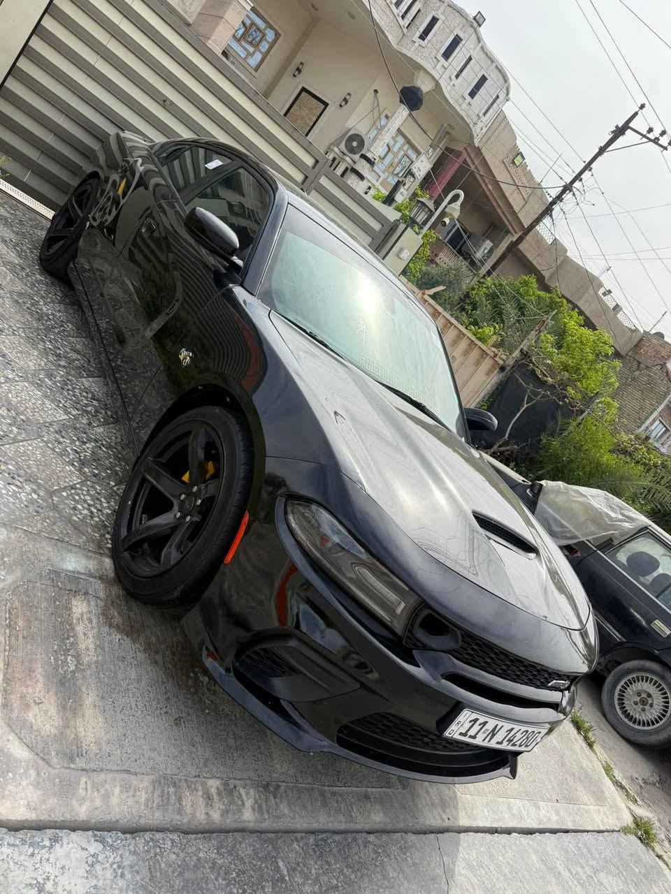 جارجر موديل 2015 فئه SXT 
مكينه 3600
سياره. جديده.  كلش كلش محدث وايد بدي بلا نفخات صوت كزوزات ريمونت كلش قوي. 
حجر بيه موجود اصلي
فول فول مواصفات عده سلايت فتحة سقف 
رقم بغداد دولي باسمي

وارد امريكي بدون ايرباك بدون شواصي
بيها حالوب بلعراق كلش خفيف

المواصفات
دمام خلفي
كشنات كهرباء
تحكمات ستيرن
شاشه جبيره
كامرة خلفيه
تشغيل عن بعد
داخل احمر واسود
السياره حادثه جاملغ وبنيد بدون ايرباكات
السياره جديده ومابيها اي نقص.
صور سونار موجوده بل منشور
السعر١٧٧ بيه مجال بسيط

مكان السياره بغداد 
***********
