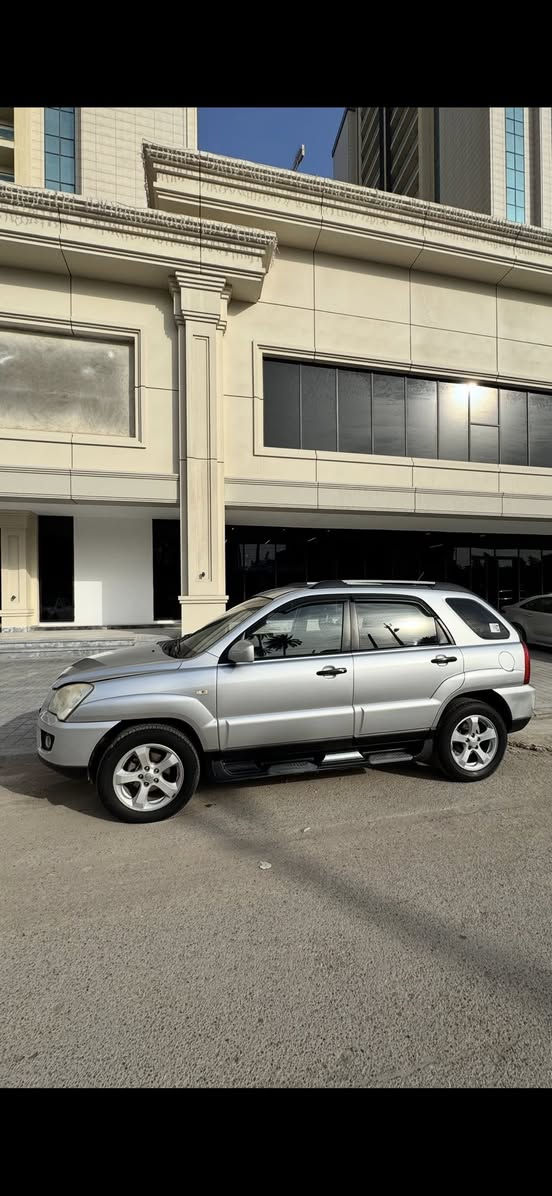 السلام عليكم
للبيع فقط … للبيع فقط بدون مراوس
سبورتج 2010 TLX  
  السيارة رقم بغداد وبأسمي تحويل مباشر
اعلى مواصفات ٤ سلندر٢٠٠٠ 
ماشية   95 الف كيلو  
مواصفاتها 
كشنات جلد بلادية وداخلها لون اسود
فتحة بل سكف 
مرايات جانبية كهرباء 
دوسات جوه بيبان 
الويل اكبر حجم 
تدفئة كشنات 
عليها شاشة جديدة 
وكامرة خلفية تصور 2k
تحكامات ستيرن
الصدر والحدادية كلها جديدة وجاهزة بالكامل    
بيها صبغ فقط دعاميات وبارد اصبع بل بنيد فقط وبارد بالباب الخلفية جهة عكس السائق جدًا خفيف 
سعرها  137 وبيها مجال 
مكان السيارة بغداد منطقة علي الصالح مقابيل مرور الطوبجي
اي استفسار الاتصال على الرقم ***********
***********
