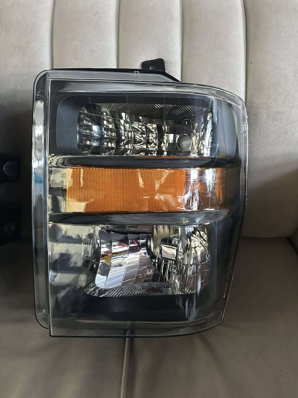 لایت فۆرد ف ٣٥٠ ٢٠٠٨-٢٠١٠
لايتات فورد ف٣٥٠ ٢٠٠٨-٢٠١٠
*********** واتساب و كورك
