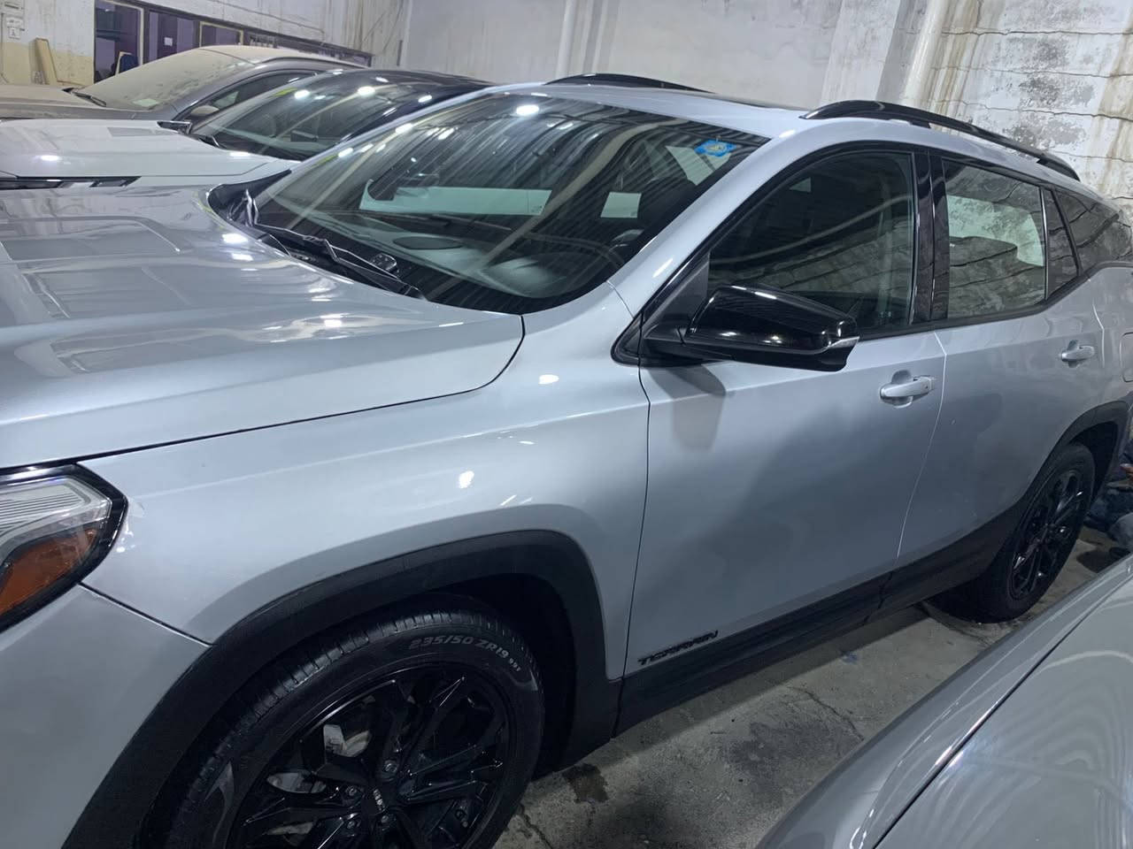 السلام عليكم جمسي تيران موديل 20 فوول للأخير حادثه حلو بدون ايرباك رقم بغداد واي استفسار ***********
