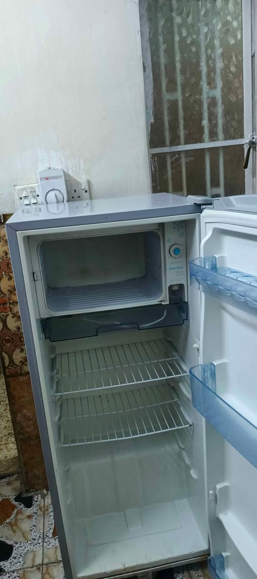 ثلاجة تبريدها ثلج 
للبيع  شرط الفحص بغداد, العراق


**إذا كنت صاحب هذا الإعلان وتريد حذفه لأي سبب، رجاءا أرسل رسالة إلى الدعم الفني**