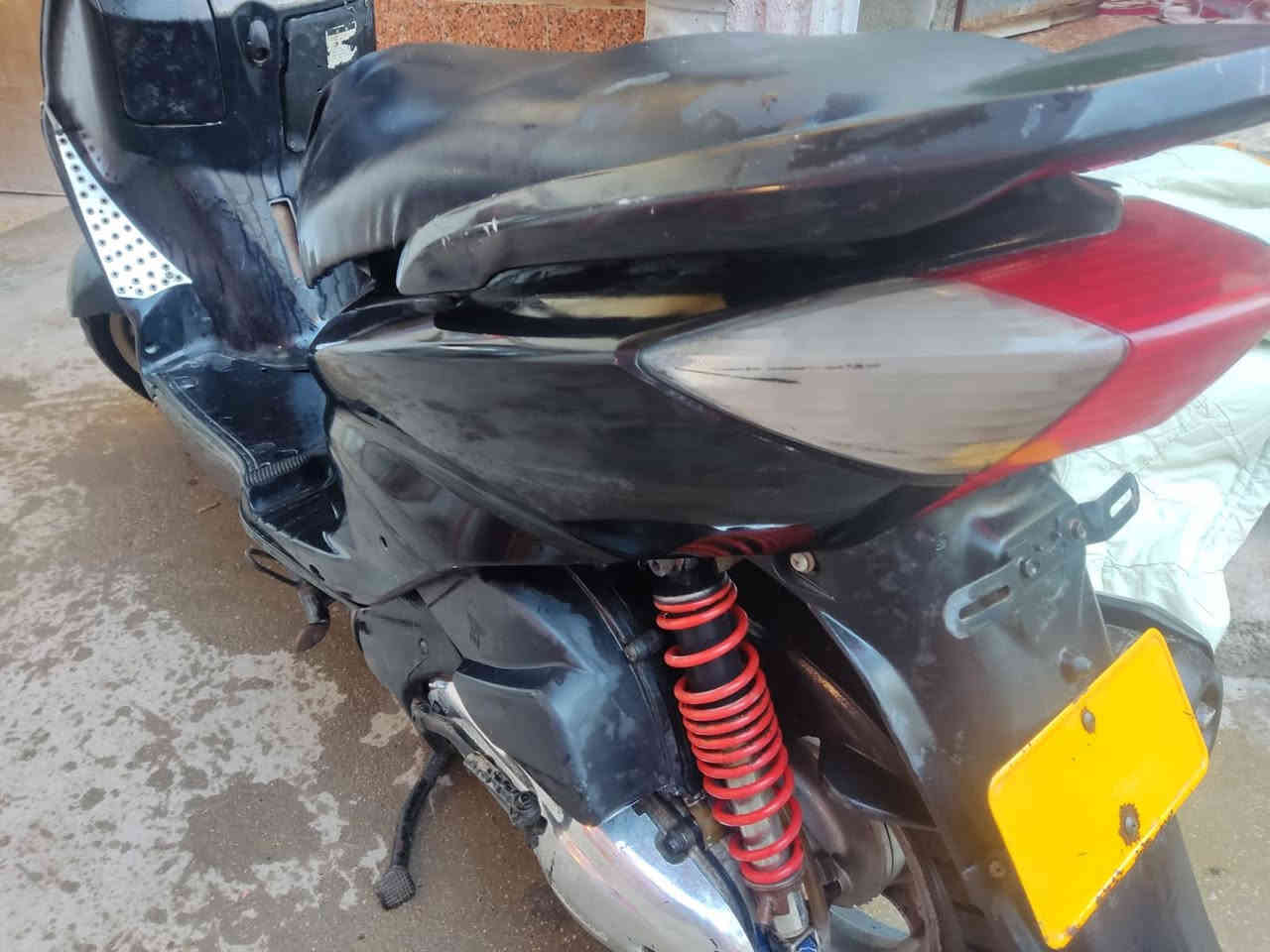 سكنس ياباني نثيه عوزها بس باتري  السعر 650 وقابل للتفاوض العنوان القرنه للاستفسار ع رقم واتساب او اتصال ***********
