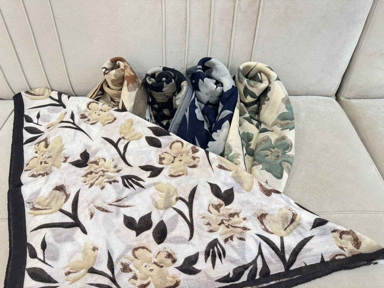 ربطة قطنية ناعمة ومريحة 🤍
خامة عالية، تثبيت مضبوط، وتناسب كل الاستخدامات اليومية.

متوفرة الآن — جودة تشعرين بها من أول لمسة
يوجد توصيل 🚚 لجميع المحافظات


**إذا كنت صاحب هذا الإعلان وتريد حذفه لأي سبب، رجاءا أرسل رسالة إلى الدعم الفني**