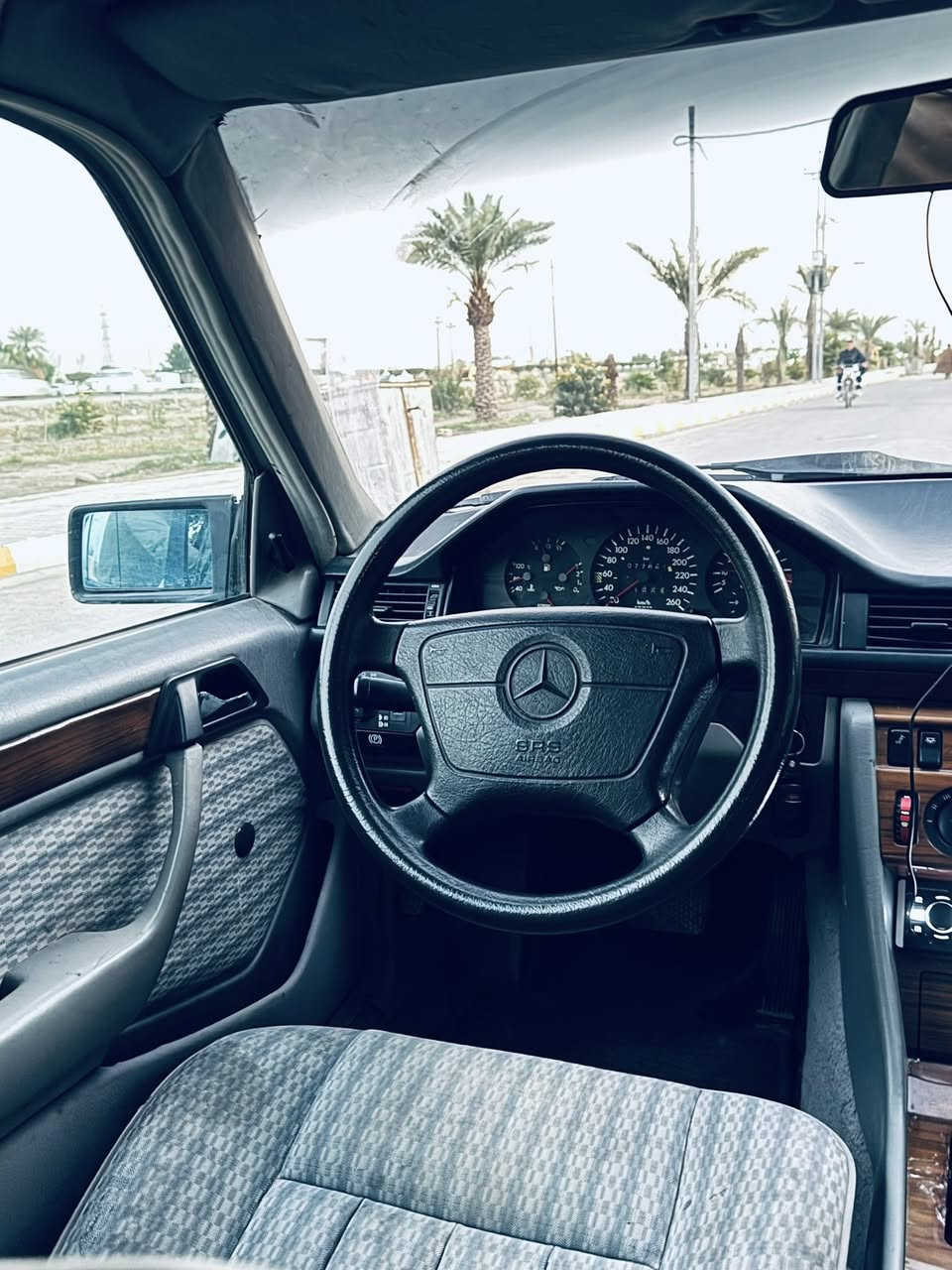 للبيع مارسيدس  دب موديل 1987  رقم بغداد دولي تحويل مباشر سنوية جديدة سيارة مكفولة كفالة من ضربة ونقل جثه وكلبه وعيب شرعي مصبوغة جماليه فقط قواعد دبلات بلادي سيارة ع وضع البلاد مكينة كير دواخل كله ع بلاد شرط مملعوب بيها تخم تاير مكينه كير حدادية جاهزة للاخير ماناقصها برغي سعر 63وبيها مجال العنوان واسط للاستفسار *********** او *********** ممتواجد ع النت رجاً
