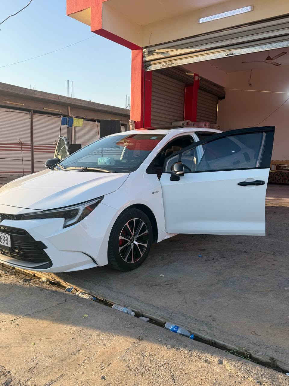 � للبيع.. كورلا هايبرد 2025 فول مواصفات 🔥
الشكل الأمريكي 

🚘 تويوتا كورلا هايبرد 2025
✨ فل أوبشن / مواصفات كاملة
✨ سيارة اقتصادية، راقية، ومناسبة للاستخدام اليومي

⭐ المواصفات:
✅ فتحة سقف
✅ تشغيل بصمة (Smart Key)
✅ دخول ذكي
✅ شاشة وسطية
✅ كاميرا خلفية
✅ تحكم بالمقود
✅ مثبت سرعة
✅ أنظمة أمان متطورة
✅ مكيف أوتوماتيك
✅ داخلية مرتبة ونظيفة

📍 الماشية: 46 ألف كيلو فقط

🛡️ مكفولة كفالة عامة
(صبغ وتبديل)

🔍 ملاحظات بسيطة جداً موضحه بالصور
💰 السعر: 150 ورقه
🔸 مجال بسيط للجادين فقط.
للاستفسار ***********
