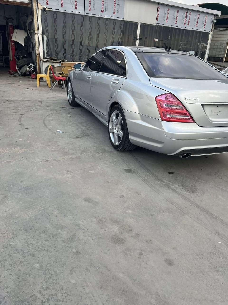 سلامً عليكم
مارسدس   S550 (AMG)
مديل 2008 أدوات حاويه بيه ستماره حجز الكتروني 
فول مواصفات للخير كفاله عامه 
كفاله حادث حادث والصبغ والكص
بنو رامه 
بيبان شفط 
برده خلفيه 
تشغيل بصمه 
رادار امامي 
رويه ليليه 
كفاله كير مكينه  
حداديه بلادي جديده 
ويل كب بلاد AMG
تبريد قطعتين 
كير قفل سرعه 
شاشه 
دبل ماوس  
5بصمات 
كشنات كهرباي امامي خلفي
كشتات جلد 
جام برونزي بلاد
اناره ترحيب 
اشاره بلمرايه 
نضام جوبلس خلفي امامي
السياره جاهزه للترقيم 
مكان السياره بصره 
السعر   120  قابل للتفاوض 
ماجاوب خاص رجان 
لاستفسار التصال  

***********
