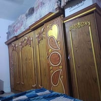 غرفه كامله • نضيفه • ميز تواليت