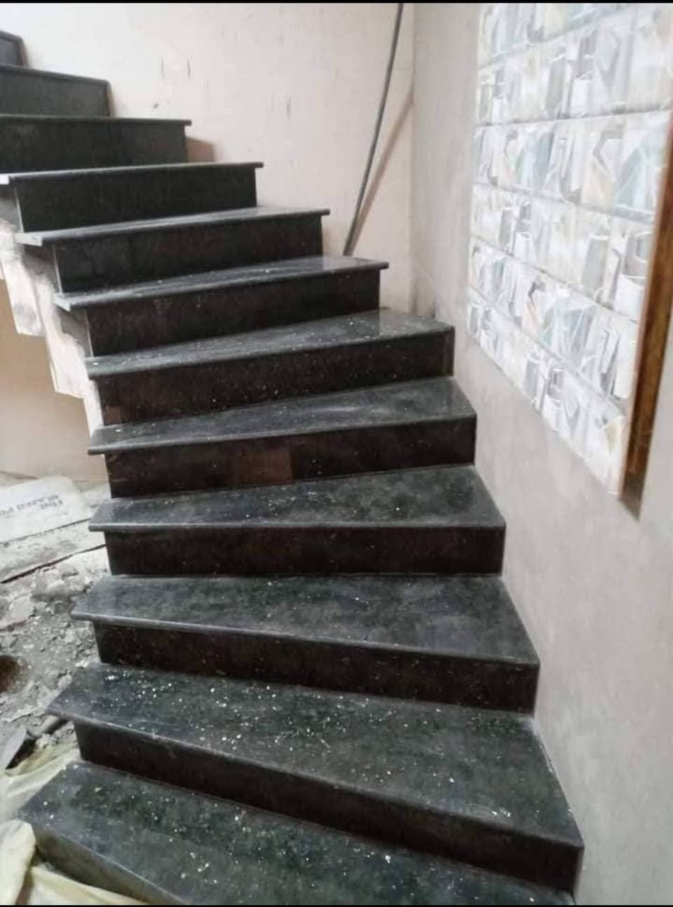مستعدون لتنفيذ كافة أعمال السيراميك والبورسلين وتطبيك الأرضيات والجدران 🏢🏡
بدقة عالية ولمسات فنية مميزة
​المنازل والبيوت السكنية (حمامات، مطابخ، صالات).
​العمارات السكنية والتجارية (مداخل، درج، شقق كاملة).
​المجمعات السكنية (التزام تام بالمواعيد والمواصفات الهندسية)
​📐 شعارنا: الدقة في العمل، استقامة الخطوط (الدقة والليزر)، والسرعة في التنفيذ.
📞 للتواصل والاستفسار: [***********]
