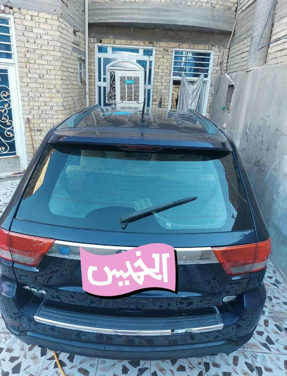 للمراوس جيب لاريدو ٢٠١٢ فول للاخير
رقم بغداد انكليزي باسمي منظومه غاز بيها
*********** واتساب حط بالتعليق واني اراسلك
