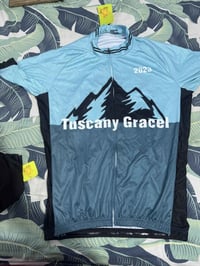 ٦ قطع • ملابس • بغداد