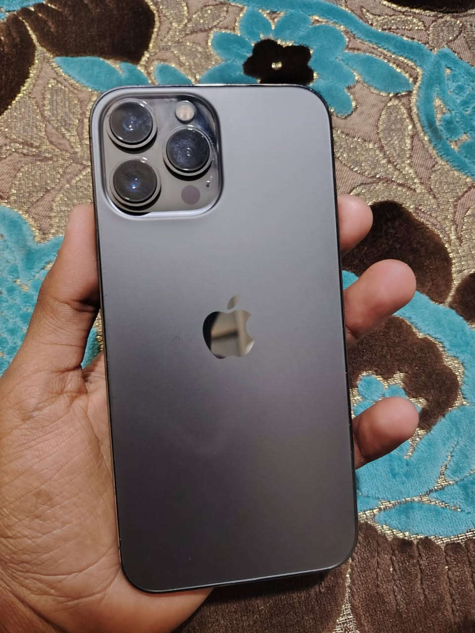 السلام عليكم 13برو ماكس ذاكره   256 بطاريه 79 مكفول الجهاز اي شي ما مبدل بي السعر 665 الشراي يتصل *********** مكان نجف شارع المدينه
