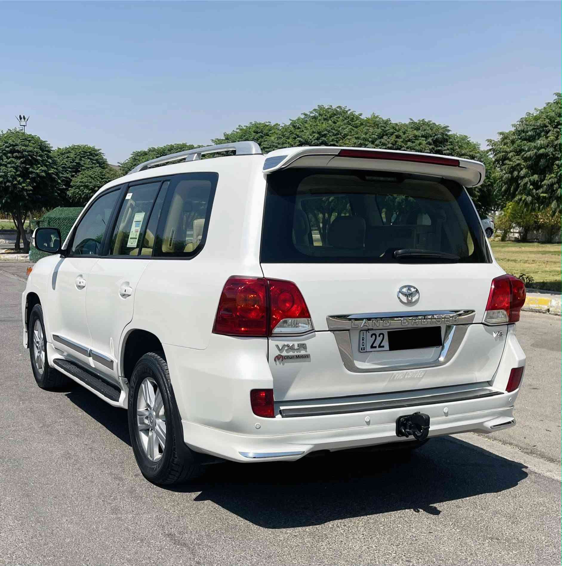 Toyota LandCruiser 2013 VXR V8 4.6L تويوتا لاندكروز

المواصفات معروفه
السياره بدون صبغ بيه مكانين PDR 
وحده يم قبغ البانزين عله كد شبر  
والجاملغ  خلف السايق شويه  
السياره نظيفه جدا

گير ومكينه بشرط 
ماشيه 99 الف كيلو متر حقيقي 

مكان السيارة اربيل
السيارة بأسمي ورقم اربيل 
السعر 370 ورقه
 
رقمي
***********
*********** أربيل, العراق
