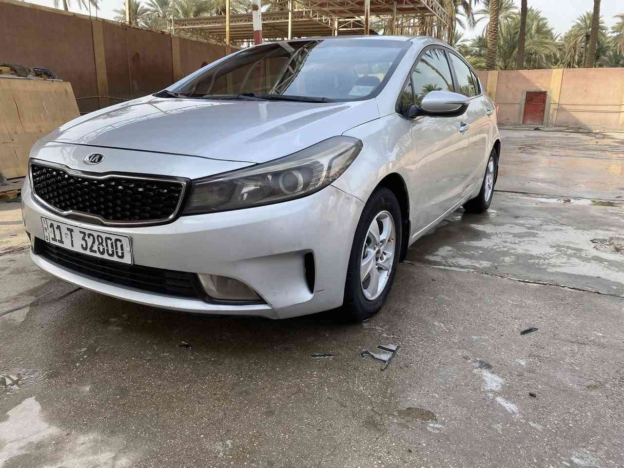 السلام عليكم
فورتي موديل 2015 رقم بغداد وارد امريكي حادثها بنيد مصبوغ فقط 

بيها رصعات وباردات بالابواب والدوسه

المواصفات 1/1 فول خنك 

مكينه 2000

مكينه وكير كفاله 

حداديه نظافه 100‎%‎من الدعاميه للدعاميه
منظومة احتراق صيانة كامله تبديل تخم بلكات 
تنظيف بخاخات تبديل عبوة بنزين كامله 
تخم تايرات جديد بالجيس ماناقصها شي ابداً

السعر 113$

***********
