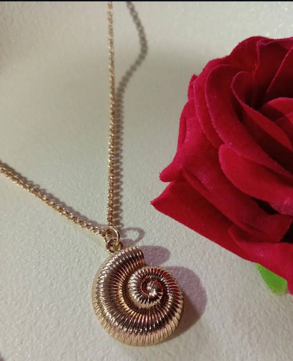 قلادة موديل جديد 
لون ذهبي 
سعر القطعة الف ونص 
قطعتين ب2 ونص 
للحجز خاص


**إذا كنت صاحب هذا الإعلان وتريد حذفه لأي سبب، رجاءا أرسل رسالة إلى الدعم الفني**