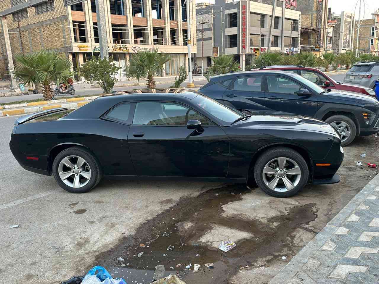 جالنجر 2022 sxt 
ماشية 67الف  mil
اللون اسود صدفي لامع
السياره مواصفات الsxt العاديه  كفاله للمحرك والكير السياره جاهزه حادثها بالدعاميه الاماميه وشرط الراديتر مامفتوحه البلاد ،الدرع بالحادث طاخ راسي الشاصي طخه خفيفه كد الاصبع  من تباوعله ماتعتبره مطخوخ بس بسبب ضغط الدرع ع الشاصي بحيث ما متأذيه الراديتر ،وبيها بارد بالجامل غ الخلفي مامبين خفيف، بالصيف مشغل تبريد و180 ع الدولي وناسي شي اسمه حماوه  
بيها شلعه تخبل 
حدادية جديده 
غرفتها جلد احمر واسود  دواخلها كلش نظيفه 
،السياره ستوك فقط تشغيل عن بعد مسويلها 

بالعافيه عالي ياخذها والله يحرسه من شرها 
وللمعلومه هاي النظافه الي بالصور بلا فلاتر وبلا بوليش  مجرد غسله مال بيت وبالحقيقه احلى من الصور 
———————————

السعر وباقي التفاصيل  ع الواتساب 
***********
