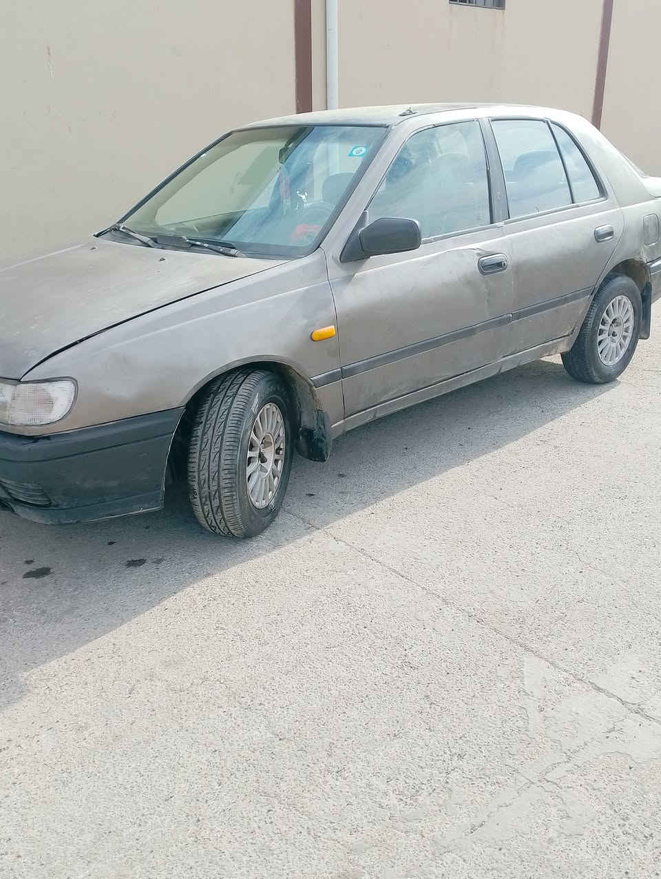 نيسان صني للبيع اومراوس بكاديت كولف كوكو الي عندة خلي يدخل خاص او يتصل من رخصت الادمن موديل 1991محرك 16 محرك بي نفخ سنويه 2030 رقم نينوى مسطرة شرط تحويل صاحبه شرعي يحول  تدفئه شغاله داخلها نضيف زين مابي شي  تايات نضاف مابيهم شي سعر 25 قفل  الشراي يتصل رقم *********** مكان موصل جانب ايسر ؟
