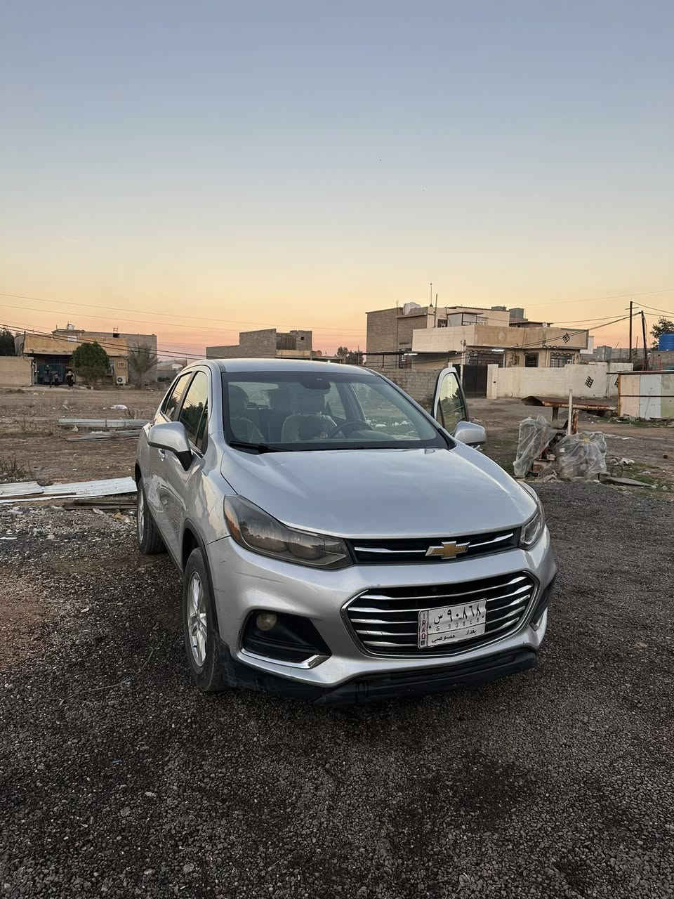 السلام عليكم للبيع شوفر  تراكس ٢٠٢٠ وارد أمريكي حادثه موضح بل صور  مكينه ١٤٠٠ تيربو ماشيه شي قليل مكان سياره بغداد كرخ رقم هاتف 
سعر ٩٠ $ وبيه مجال ( وتساب *********** ) رقم هاتف ( ***********)
