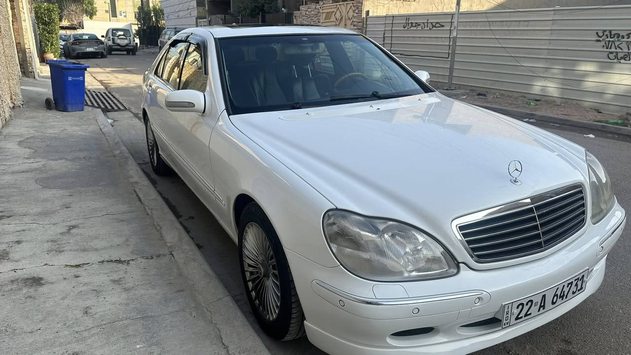 السلام عليكم 
مرسيديس غواص 350
موديل 2001 
رقم شمالي 
بيه 3 قطع صبغ جمالية
سعر135$
رقم ***********
