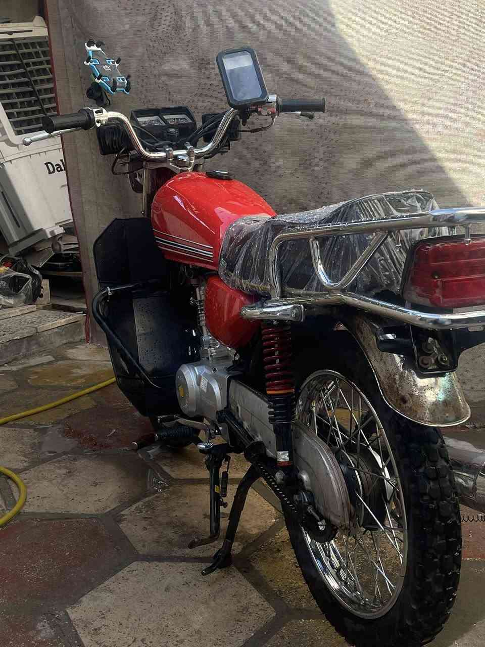 اربعه كير للبيع سنويه ب اسم اخوي مداور شوكت ميعجبك 2020 بيها فطر بل شاصي و ملحوم اغلب غراضها 2025 بس الدراجه هاملها بيها زنون بيض رايدها ب 800 وبيها مجال 
رقمي *********** 
بي واتساب
نجف
